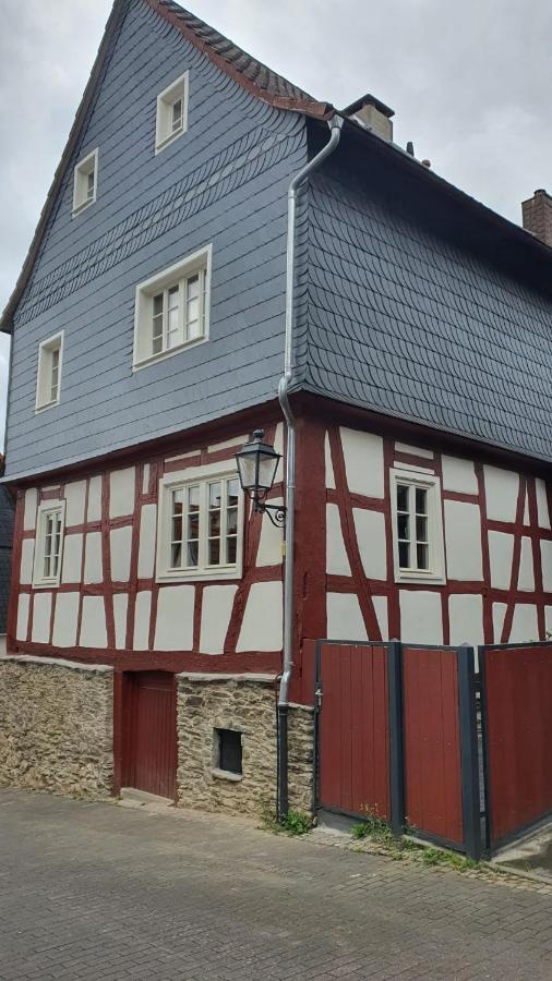 Historisches Fachwerkhaus In Usingen Hochtaunuskreis Villa Bagian luar foto